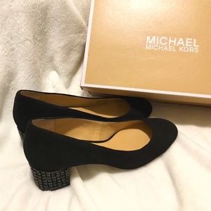 Michael Kors Kitten Pump
